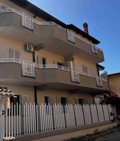 Photo: Immobile residenziale in Giugliano in Campania (NA)