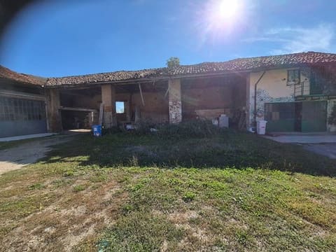 Photo: Immobile commerciale in Carignano (TO)