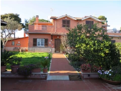 Photo: Immobile residenziale in Ladispoli (RM)