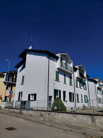 Photo: Immobile residenziale in Vedano Olona (VA)