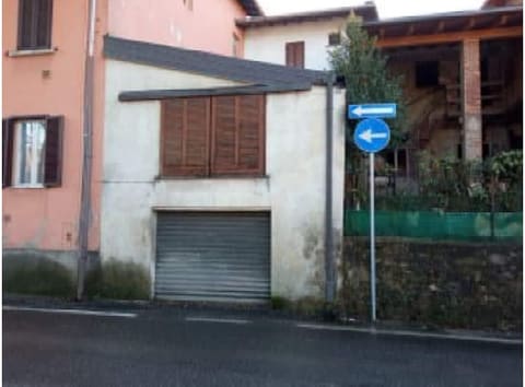 Photo: Immobile residenziale in Travedona-Monate (VA)