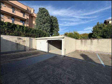 Photo: Immobile commerciale in Muggiò (MB)