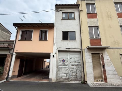 Photo: Immobile commerciale in Castel San Giovanni (PC)