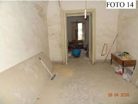 Photo of the lot 8