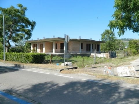 Photo: Immobile commerciale in Martinsicuro (TE)