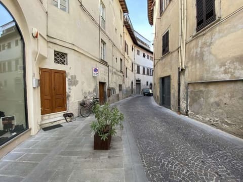 Photo: Immobile commerciale in Montevarchi (AR)