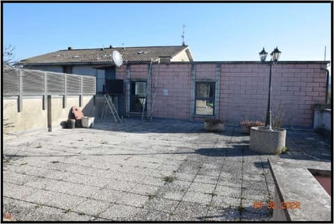 Photo of the lot 8