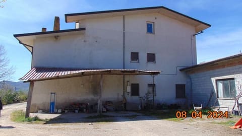 Photo: Immobile residenziale in Satriano di Lucania (PZ)