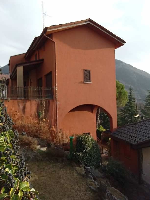 Photo of the lot: Immobile commerciale in Esino Lario