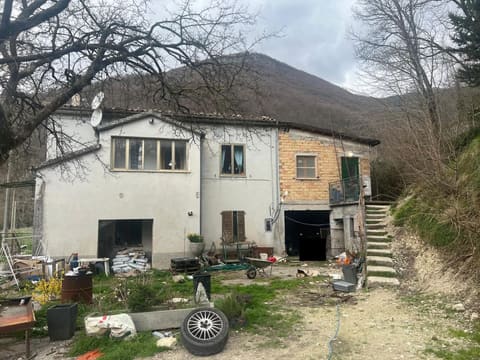 Photo: Immobile residenziale in Fiuminata (MC)