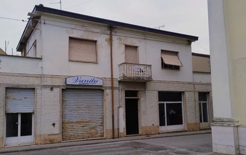 Photo: Immobile commerciale in Codigoro (FE)