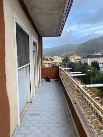 Photo: Immobile residenziale in Mondragone (CE)