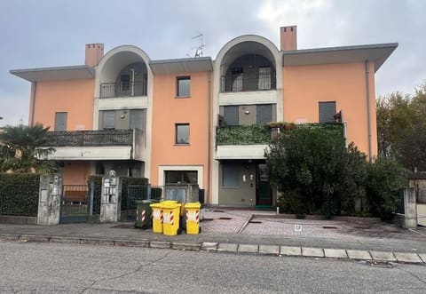 Foto: Immobile commerciale a San Giorgio delle Pertiche (PD)
