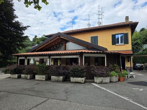 Photo: Immobile commerciale in Castelveccana (VA)