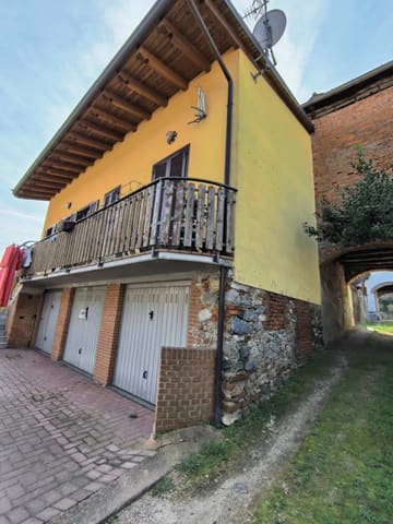 Photo: Immobile residenziale in Varallo Pombia (NO)