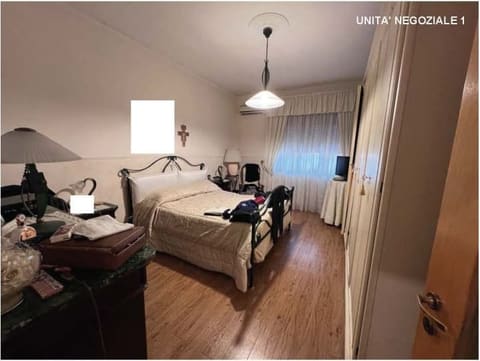 Photo of the lot 8