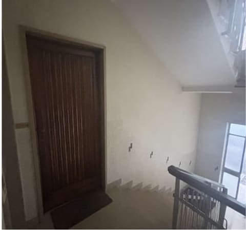 Photo of the lot 8