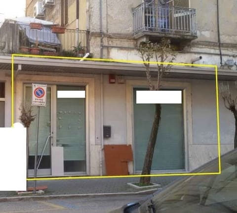 Photo: Immobile commerciale in Cosenza (CS)
