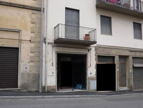 Photo: Immobile commerciale in Rignano sull'Arno (FI)
