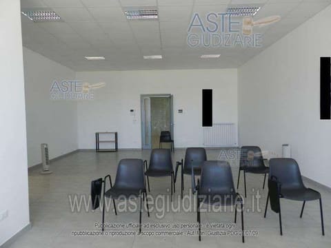 Photo: Immobile commerciale in Sulmona (AQ)