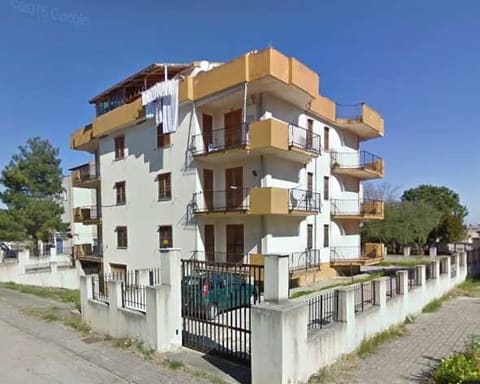Foto: Immobile commerciale a Isca sullo Ionio (CZ)