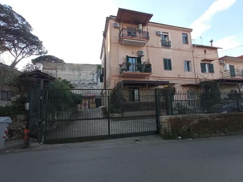 Photo: Immobile residenziale in Napoli (NA)
