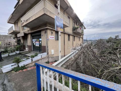Photo: Immobile commerciale in Caltagirone (CT)