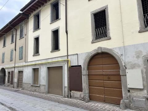 Photo: Immobile commerciale in Borgo di Terzo (BG)