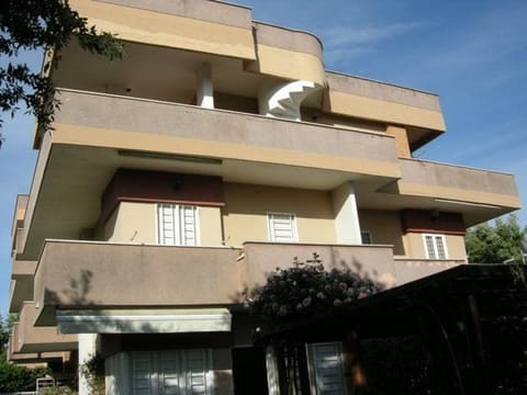 Photo: Immobile residenziale in Anzio (RM)