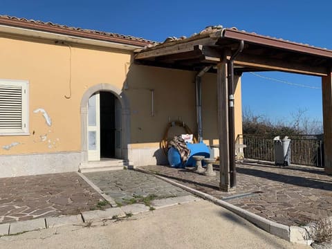 Foto: Immobile commerciale a Guardia Lombardi (AV)