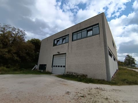 Photo: Immobile industriale in Apiro (MC)