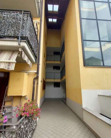 Photo: Immobile residenziale in Marnate (VA)