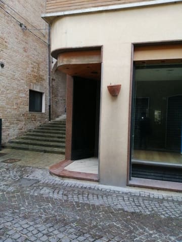 Photo: Immobile commerciale in Montegiorgio (FM)