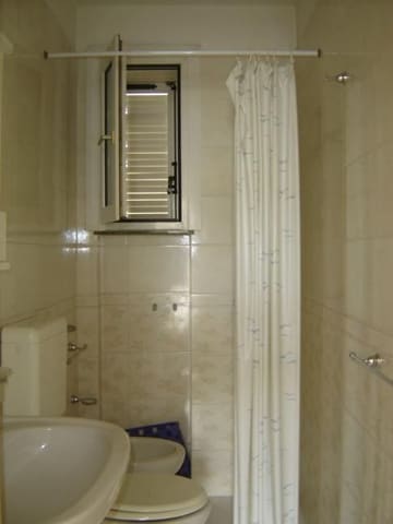 Photo of the lot 8