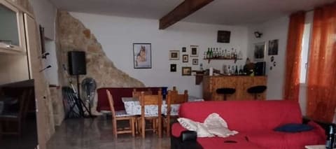 Foto: Immobile commerciale a Montalbano Jonico (MT)
