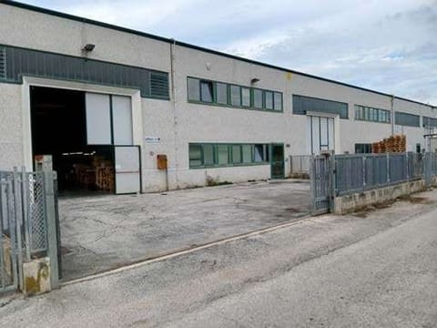 Photo: Immobile commerciale in Potenza Picena (MC)