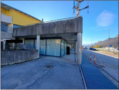 Foto: Immobile commerciale a Besenello (TN)