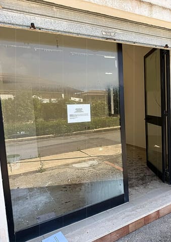 Foto: Immobile commerciale a Isola di Capo Rizzuto (KR)