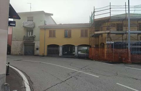 Foto: Immobile residenziale a Villa Cortese (MI)