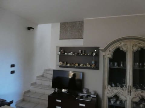 Photo of the lot 8