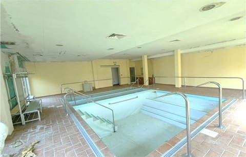 Photo of the lot 8