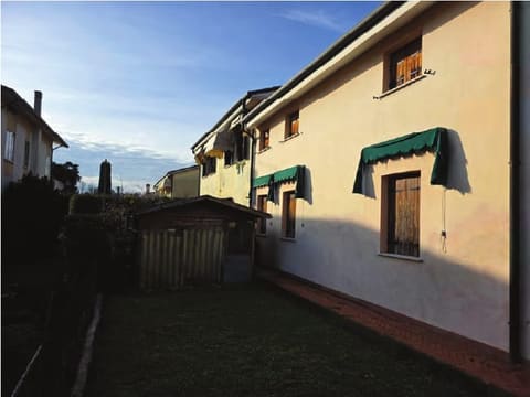 Photo of the lot 8